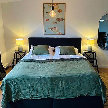 Feelslikehome - Urbane Altbauwohnung Mit Dachterasse& Parkplatz Bochum Extérieur photo