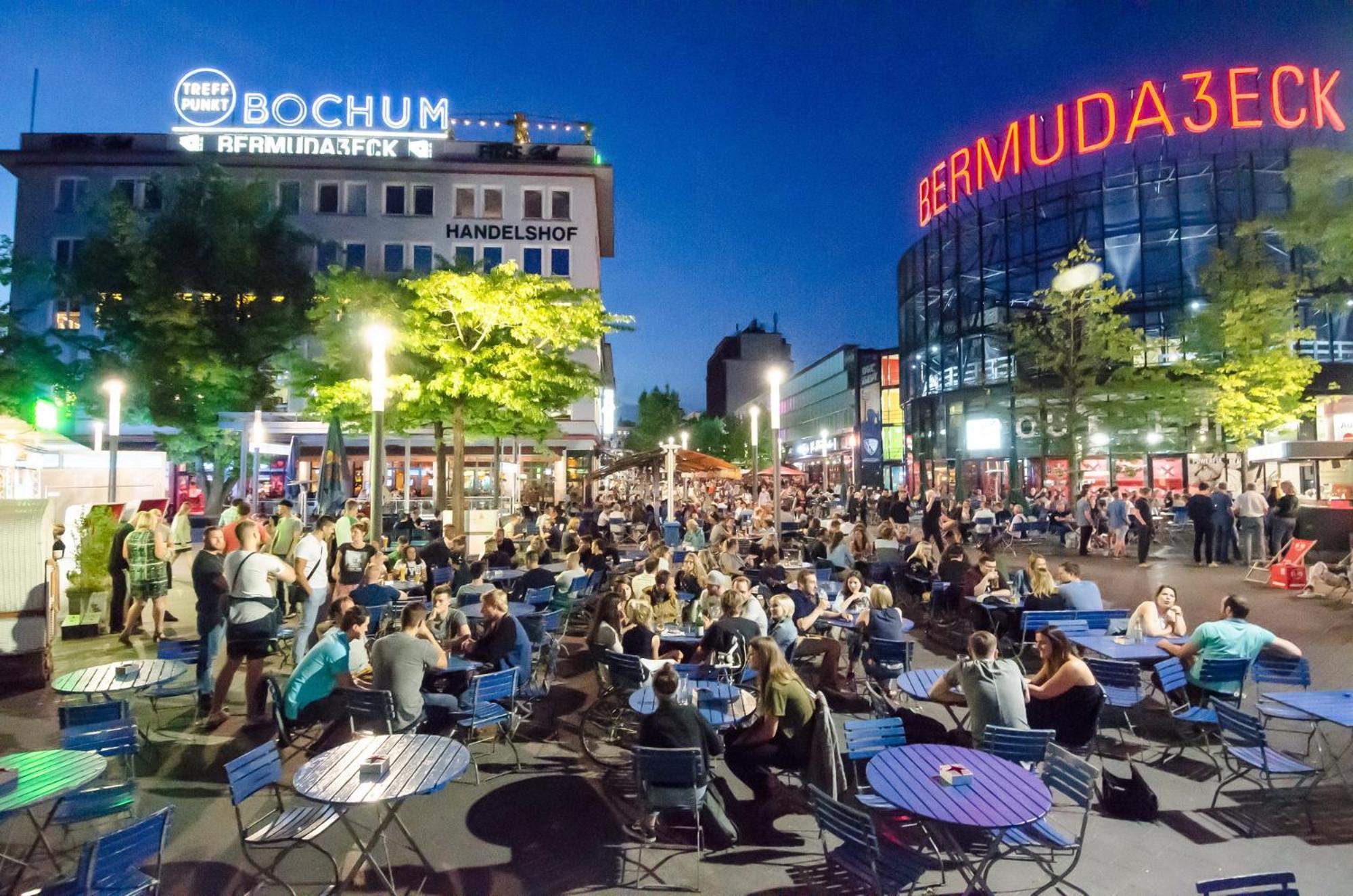 Feelslikehome - Urbane Altbauwohnung Mit Dachterasse& Parkplatz Bochum Extérieur photo