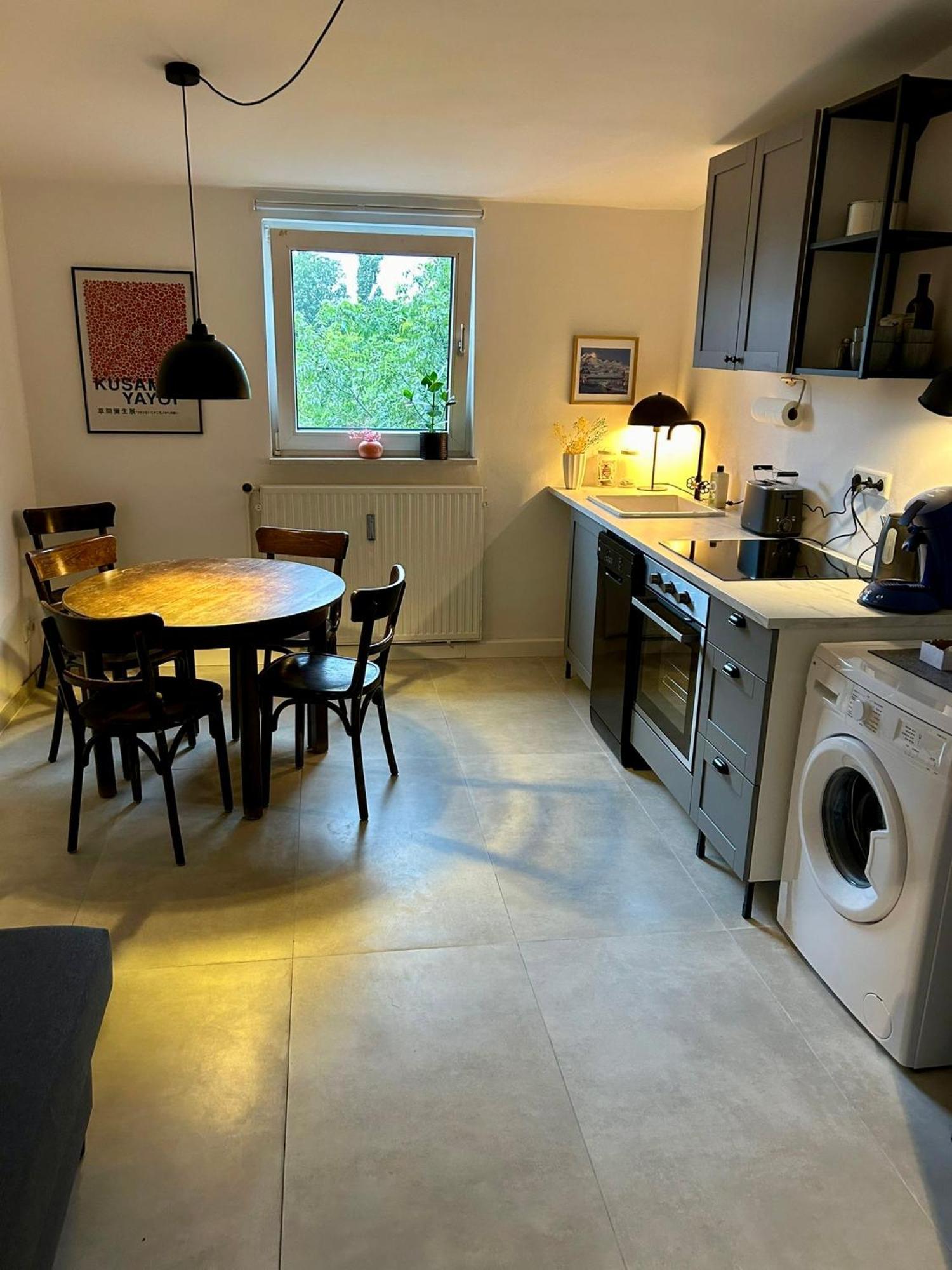 Feelslikehome - Urbane Altbauwohnung Mit Dachterasse& Parkplatz Bochum Extérieur photo