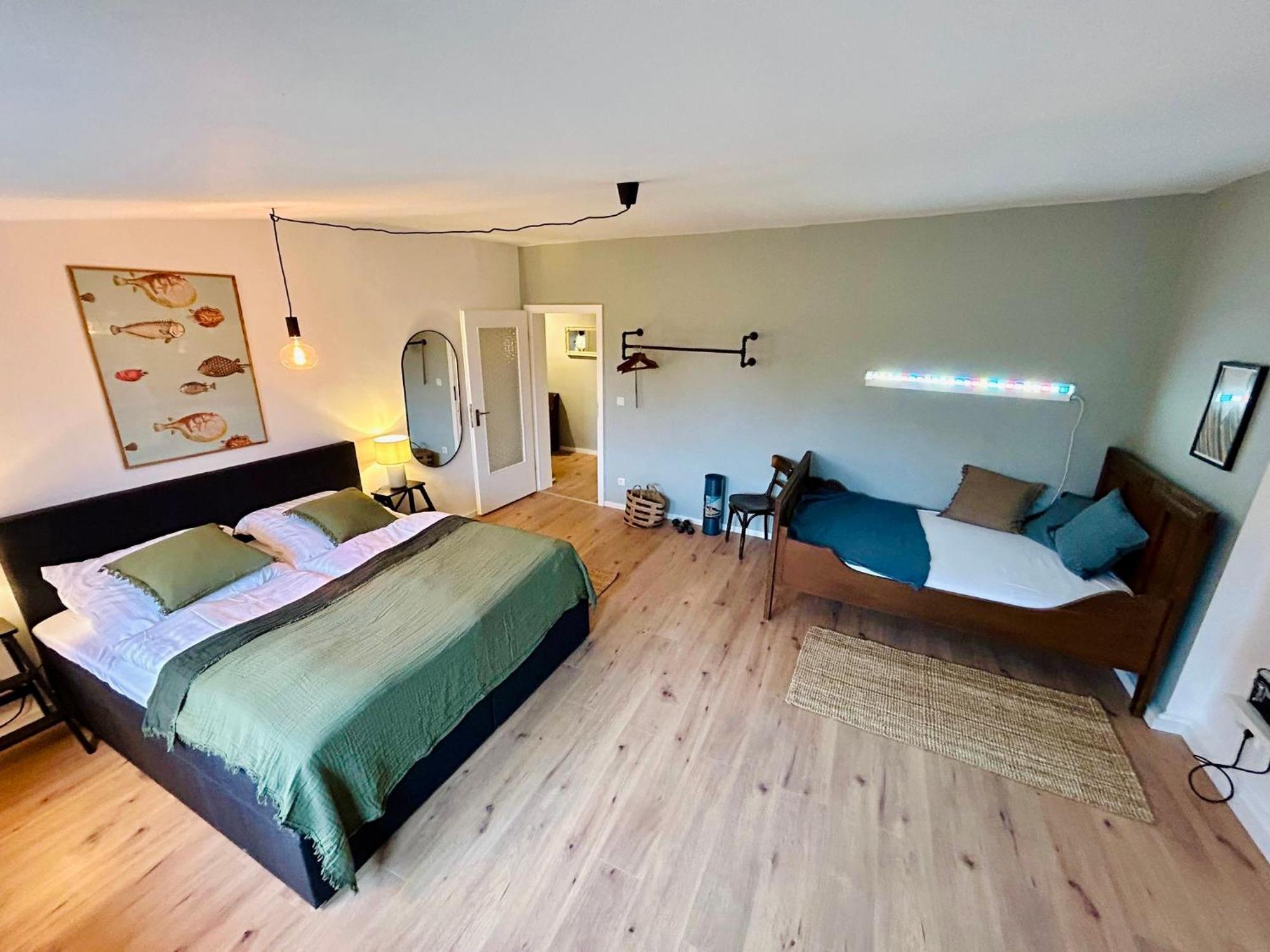 Feelslikehome - Urbane Altbauwohnung Mit Dachterasse& Parkplatz Bochum Extérieur photo